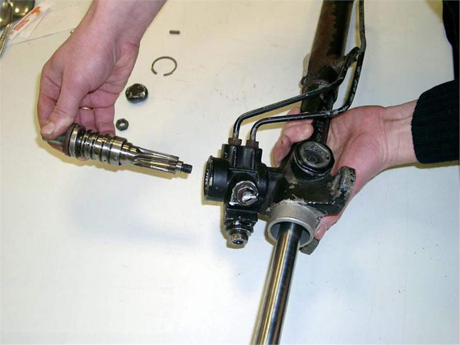 Качественный ремонт рулевой рейки